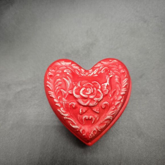 Vintage Small Heart Shaped Valentine Ceramic Jewelry Trinket Box Red - Picture 1 of 9